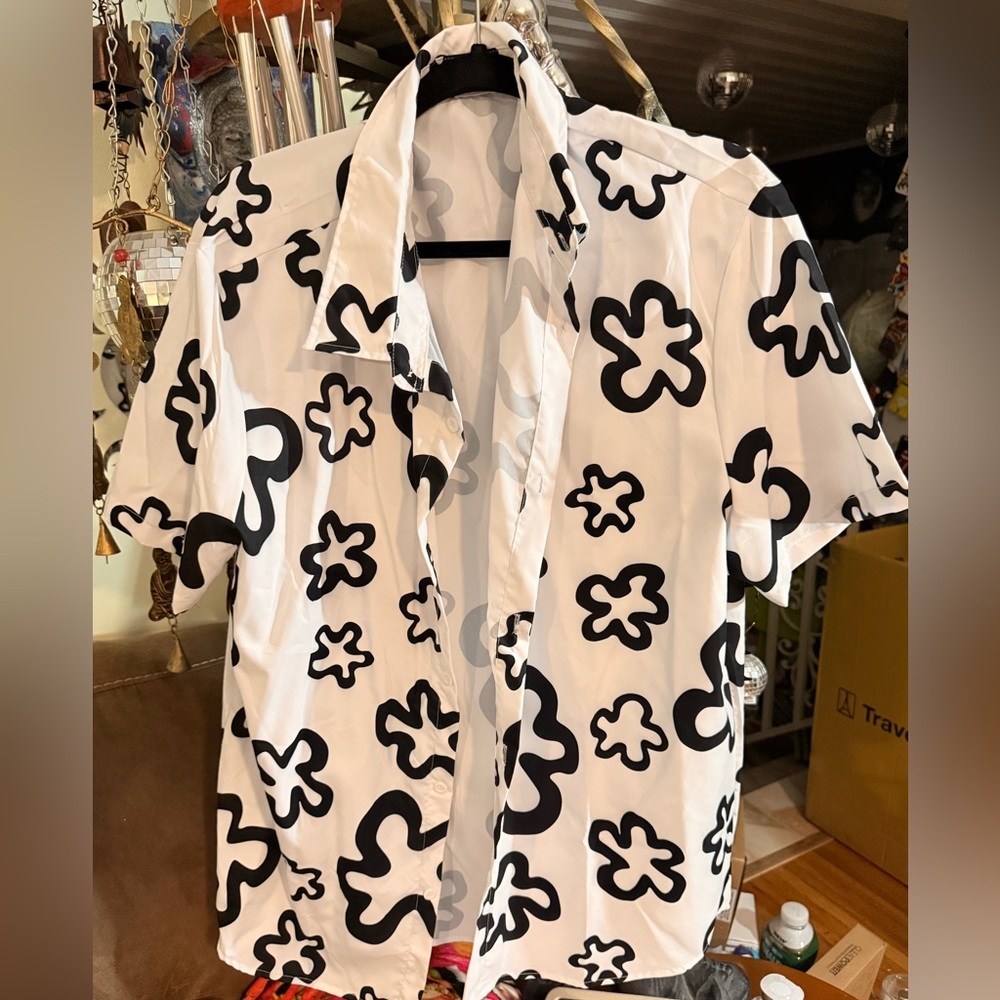 Black and White Floral Button-Up Shirt. SHEIN